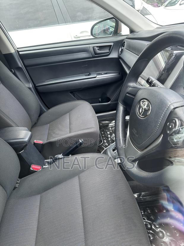Toyota Corolla Fielder 2016 Silver
