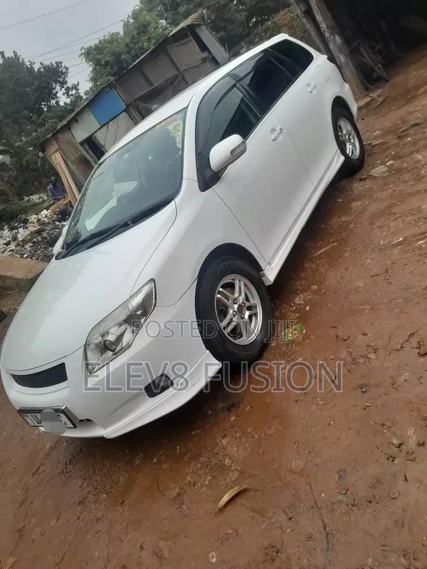Toyota Corolla Fielder 2009 White