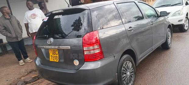 Toyota Wish 2005 Gray