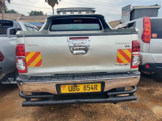Toyota Hilux 2013 Silver