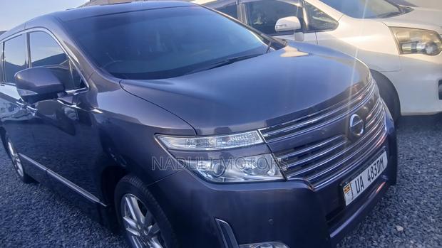Nissan Elgrand 2015