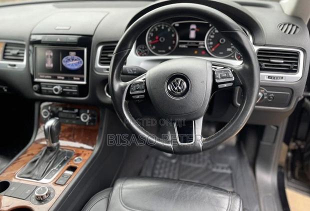 Volkswagen Touareg 2014 Black