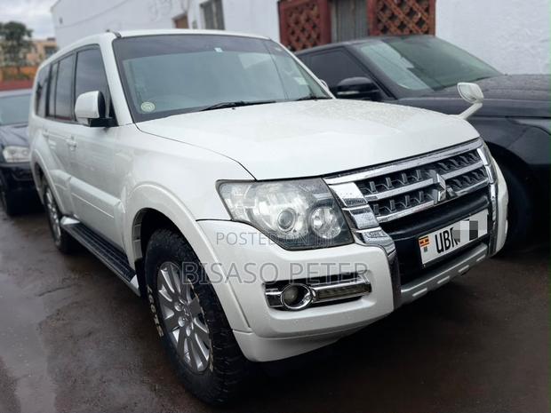 Mitsubishi Pajero 2010 White