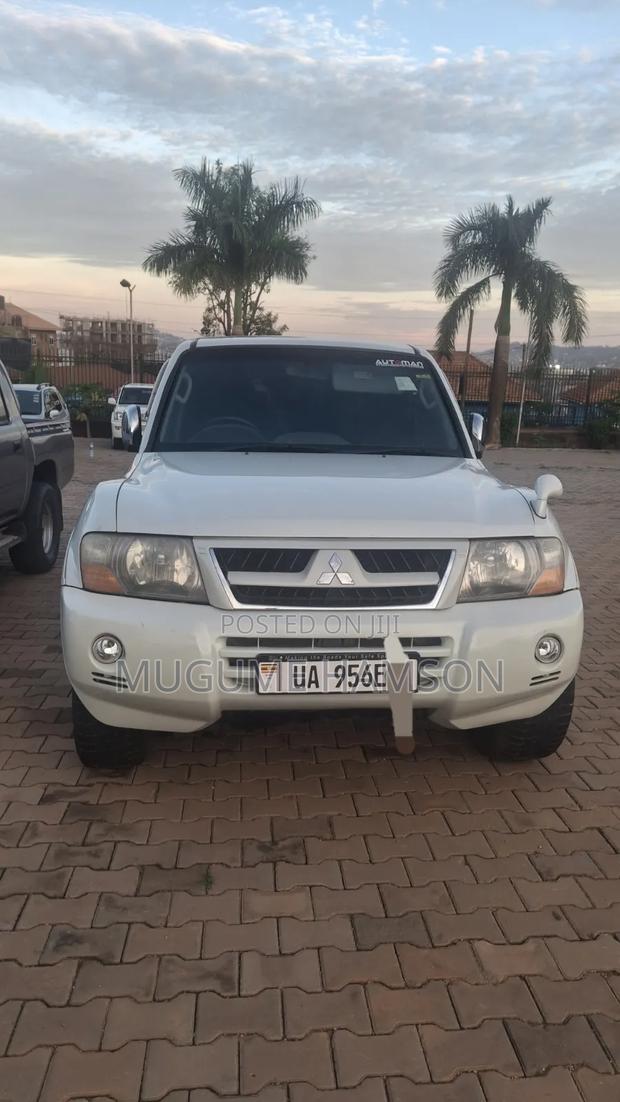 Mitsubishi Pajero 2006 White