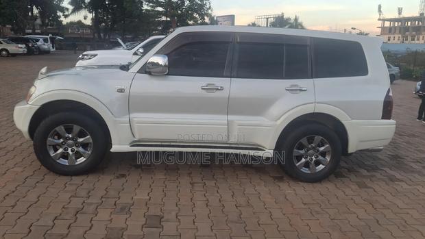 Mitsubishi Pajero 2006 White
