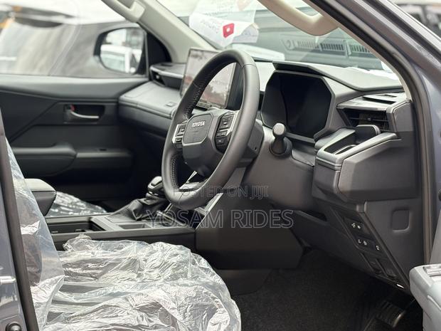 Toyota Hilux Active (Diesel) 2026 Gray