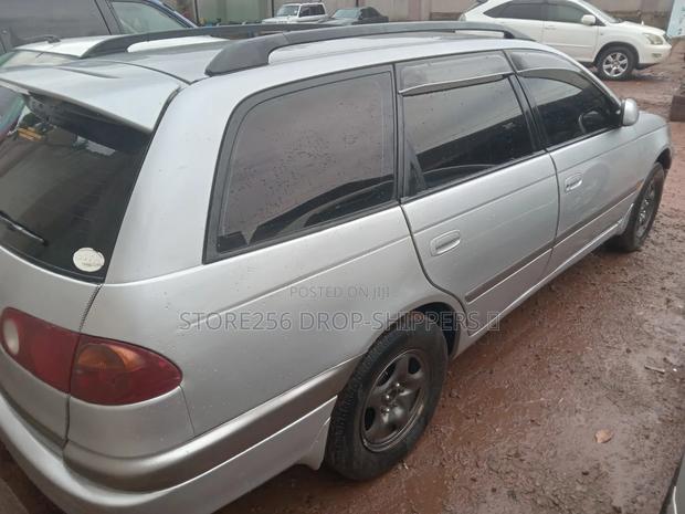 Toyota Caldina 1999 Silver