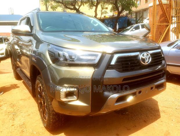 Toyota Hilux 2018 Gray