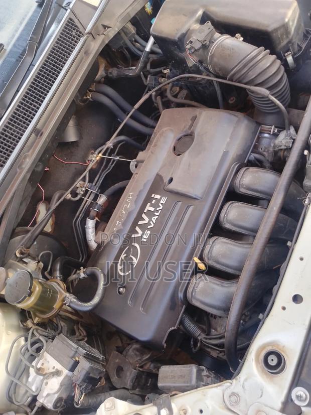 Toyota RAV4 2002 Gold
