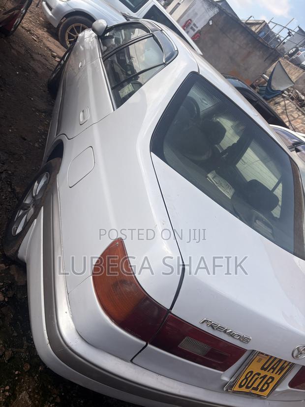 Toyota Corona Premio 2000 White