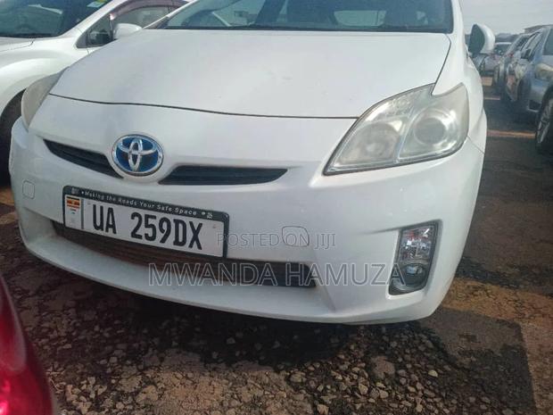Toyota Prius 2011 White