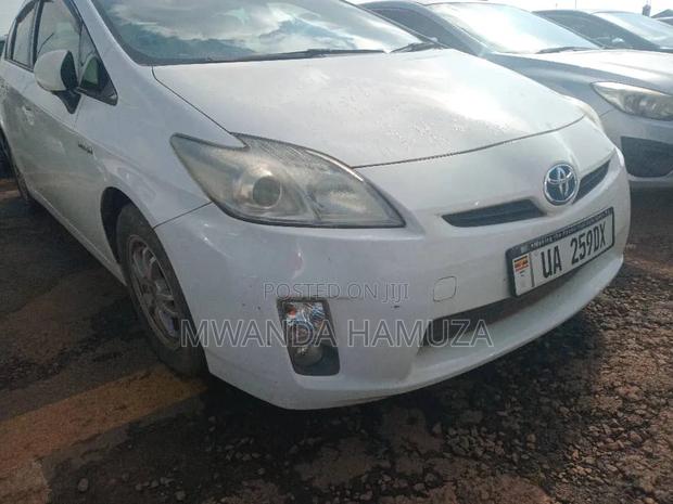 Toyota Prius 2011 White