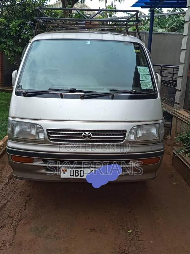 Toyota Grand HiAce Aero Storm Edition 3.0 Diesel Turbo 4WD 8-Seater