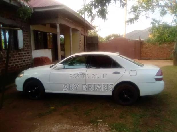 Toyota Mark II 2.0 AWD 2003 White