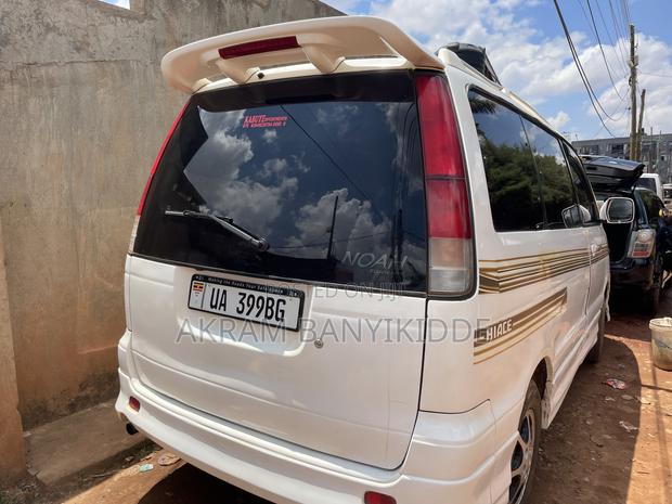 Toyota Noah 2002 White