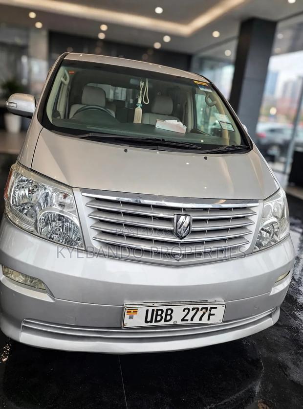 Toyota Alphard 2.4 Petrol AWD 2004 Silver