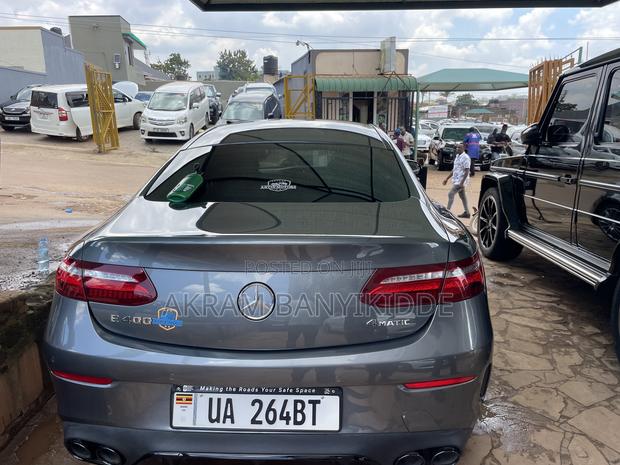Mercedes-Benz E400 2022 Gray
