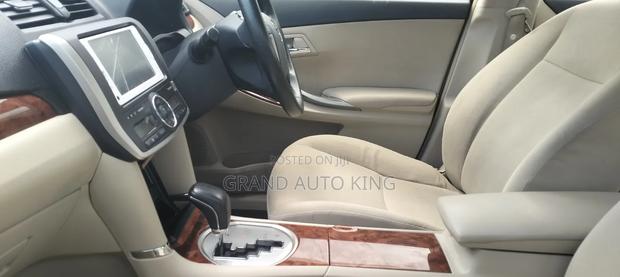 Toyota Premio 1.8 FWD 2013 Silver