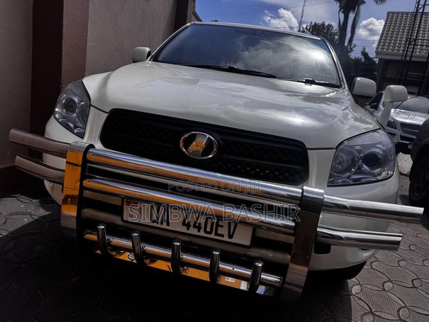 Toyota RAV4 2006 White