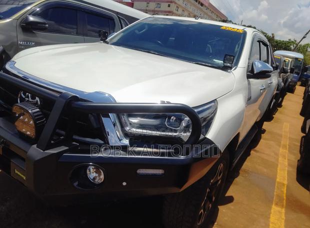 Toyota Hilux Revo Double Cab Deisel 2.4 AWD 2021 White