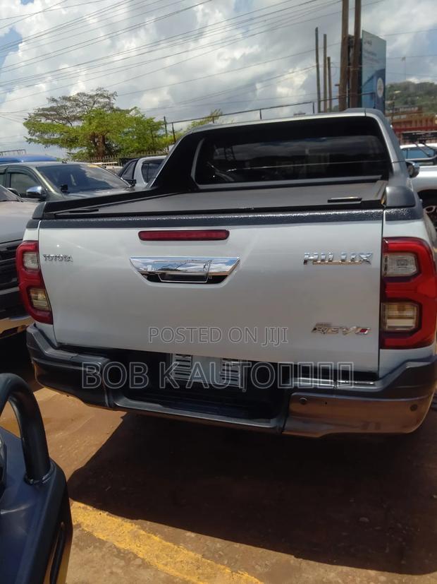 New Toyota Hilux 2023 White