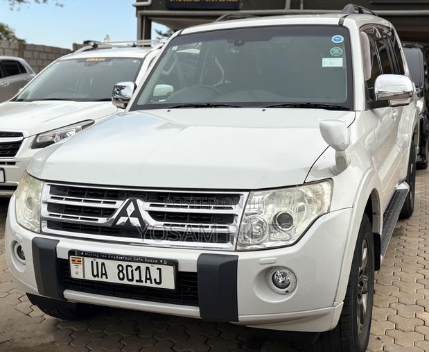 Mitsubishi Pajero 3.2 Di-Dc GLS 2011 White