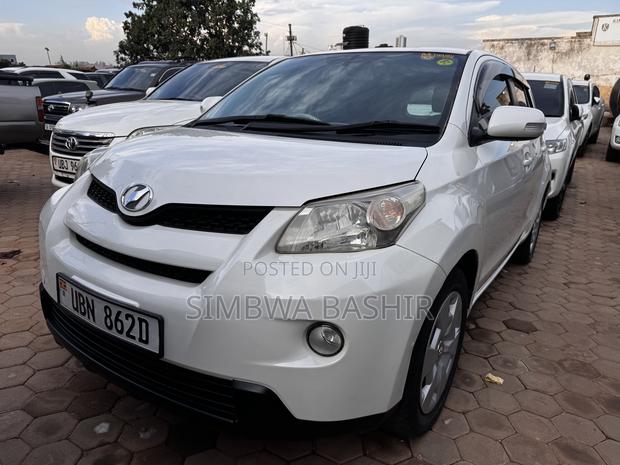 Toyota IST 2010 White