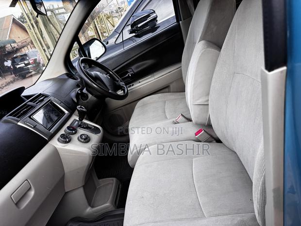 Toyota Passo Sette 2010 Blue