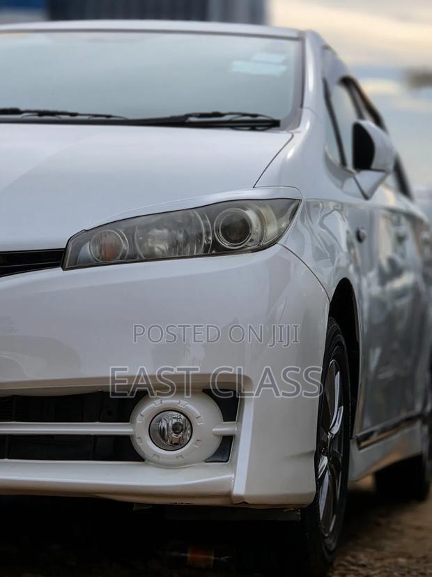 Toyota Wish 2012 White