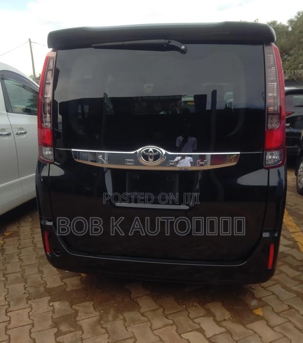 Toyota Noah 2017 Black