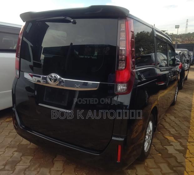 Toyota Noah 2017 Black