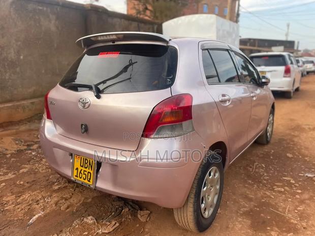 Toyota Vitz 1.3 FWD 5dr 2007 Gold