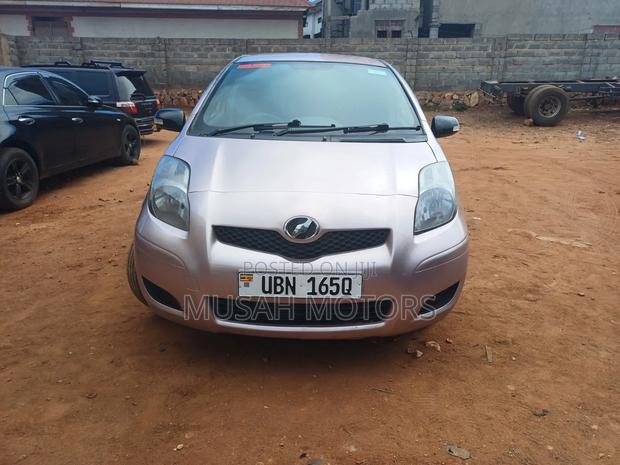 Toyota Vitz 1.3 FWD 5dr 2007 Gold