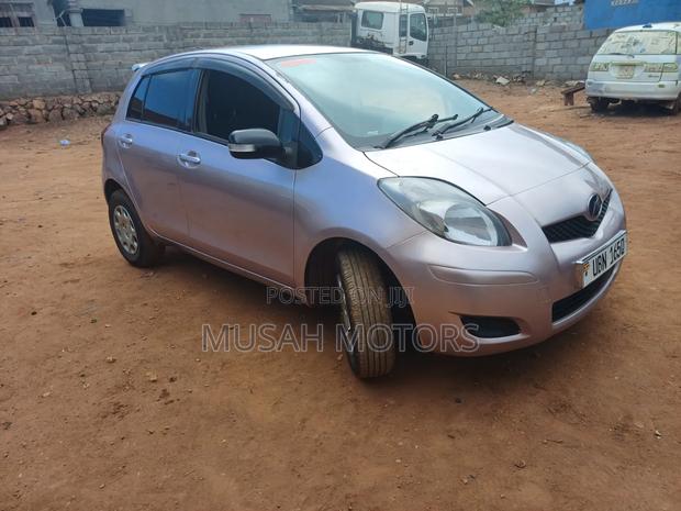 Toyota Vitz 1.3 FWD 5dr 2007 Gold