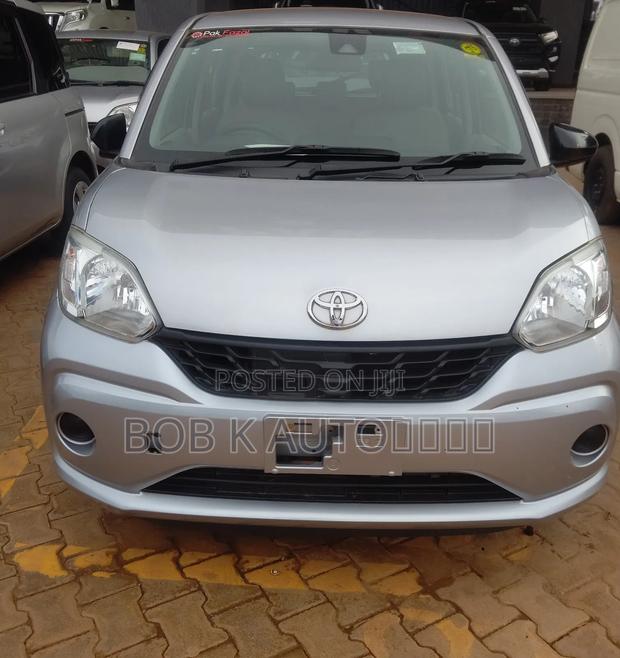 Toyota Passo 2017 Silver