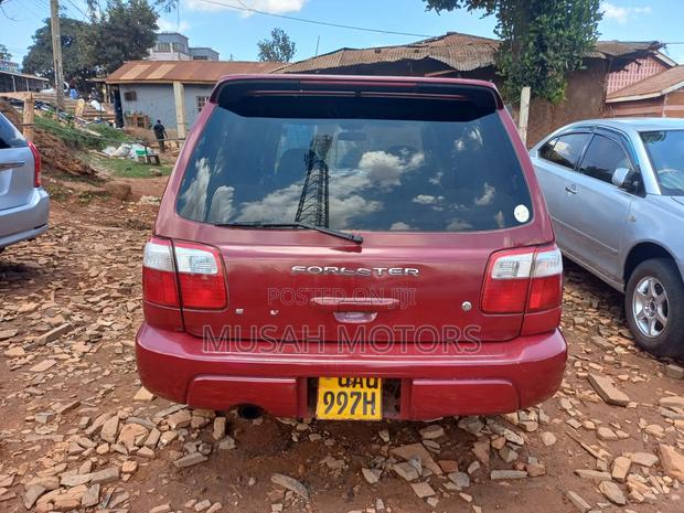 Subaru Forester 2.0 S 2000 Red