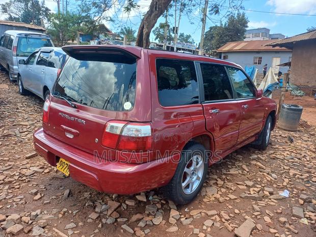 Subaru Forester 2.0 S 2000 Red