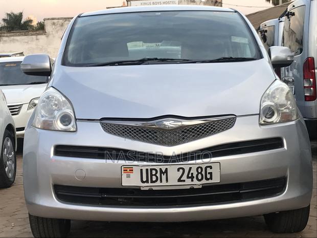 Toyota Ractis 2007 Silver
