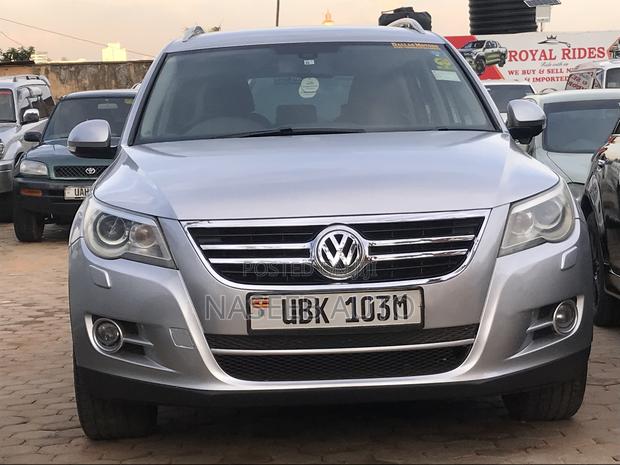 Volkswagen Tiguan 2011 Silver