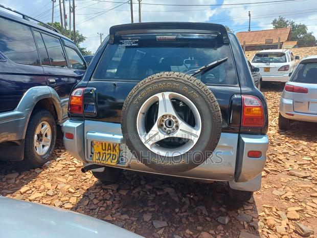 Toyota RAV4 Automatic 2000 Black