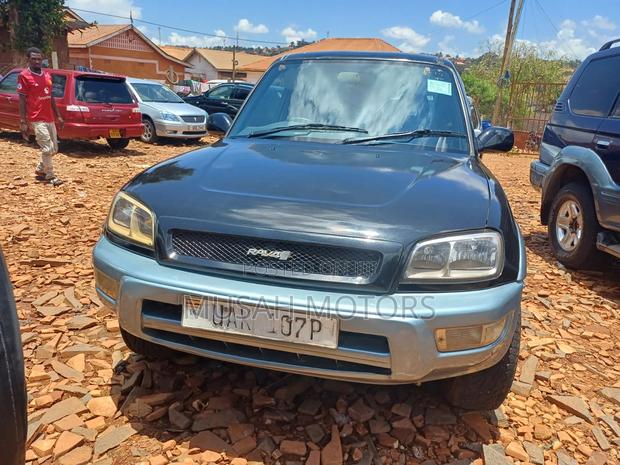 Toyota RAV4 Automatic 2000 Black
