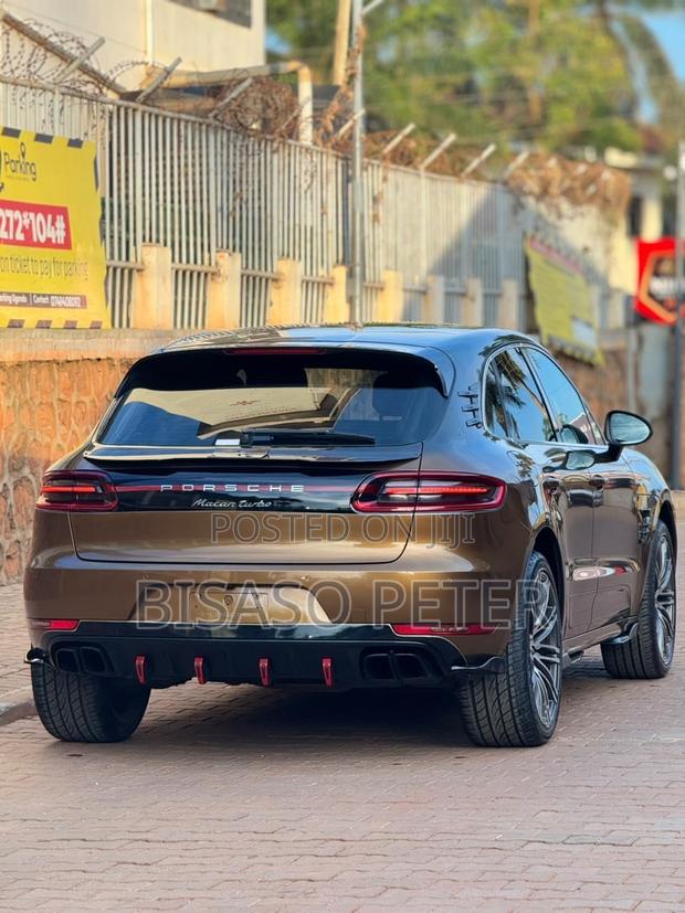 Porsche Macan 2016 Green