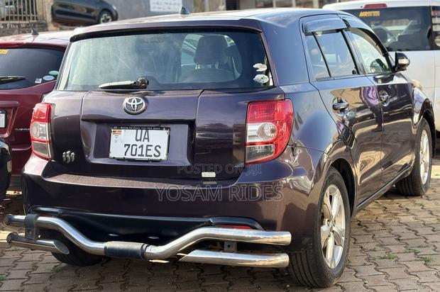 Toyota IST 2010 Maroon