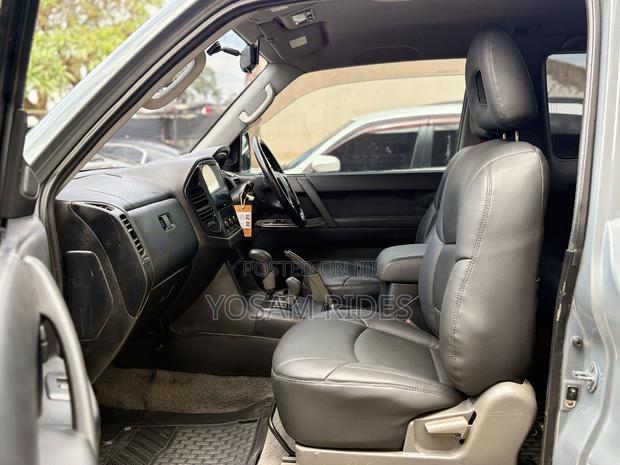 Mitsubishi Pajero 3.0 2010 Gray