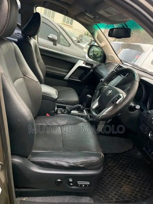 Toyota Land Cruiser Prado 2012 Gray