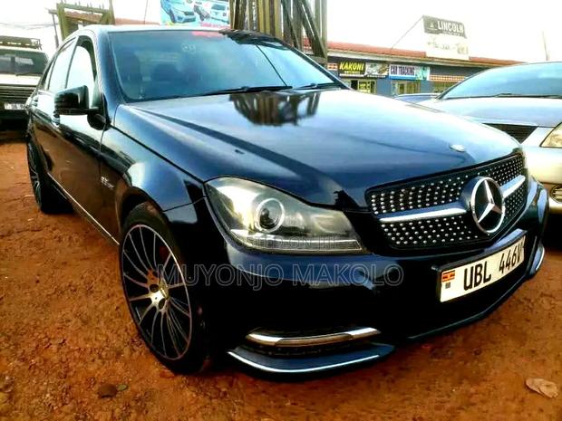 Mercedes-Benz C180 2011 Black