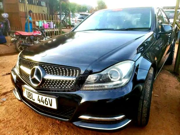 Mercedes-Benz C180 2011 Black
