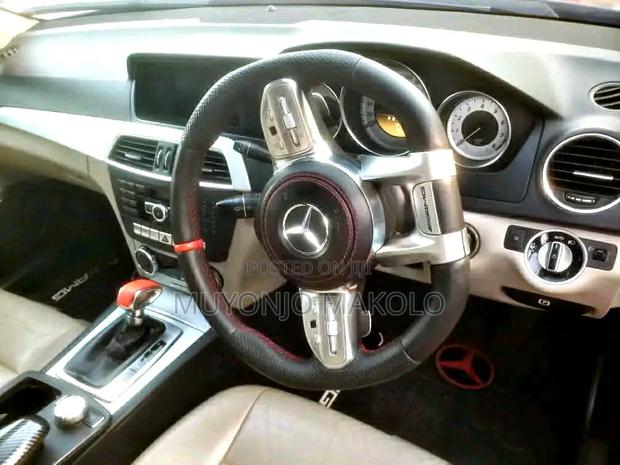 Mercedes-Benz C180 2011 Black