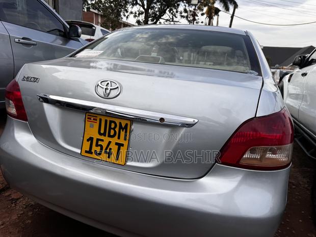 Toyota Belta 2006 Silver