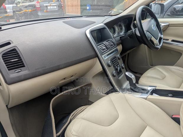 Volvo XC60 2012 Gold